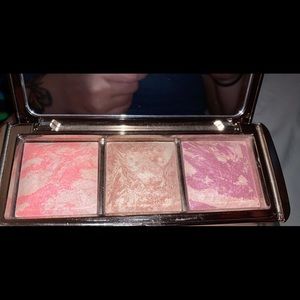 hourglass light/blush limited holiday palette